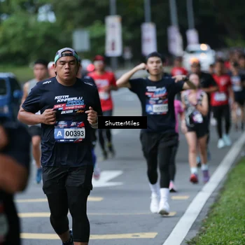 Runner Photo 33100