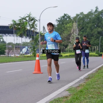 Runner Photo 3311302