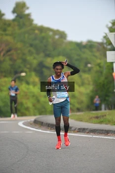 Runner Photo 3326671