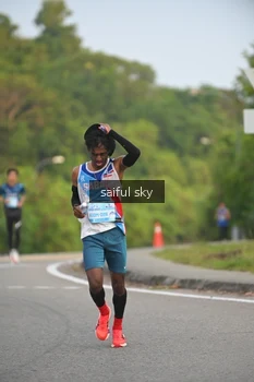 Runner Photo 3326713