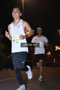 Runner Photo 3356743