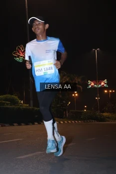 Runner Photo 3356749