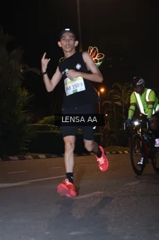 Runner Photo 3356763