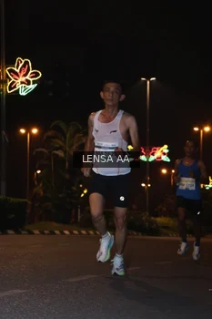 Runner Photo 3356816