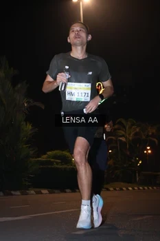 Runner Photo 3356821