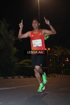 Runner Photo 3356824