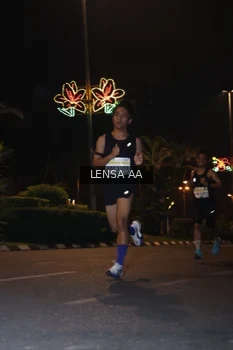 Runner Photo 3356831