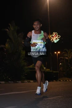 Runner Photo 3357013
