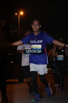 Runner Photo 3357443