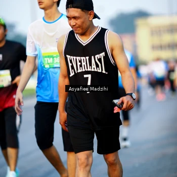 Runner Photo 3381159