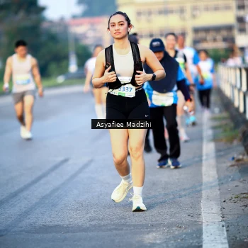 Runner Photo 3381605