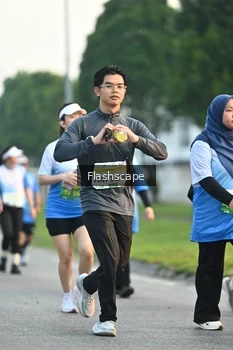 Runner Photo 3383666