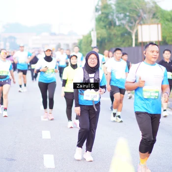 Runner Photo 3384131
