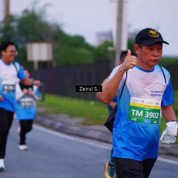 Runner Photo 3384242