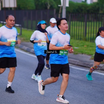 Runner Photo 3384372