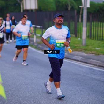 Runner Photo 3384374