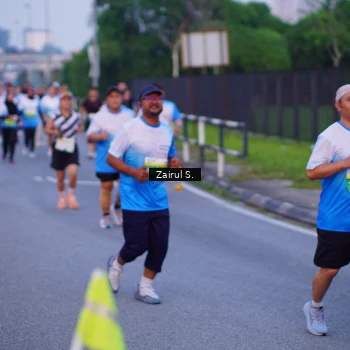 Runner Photo 3384377