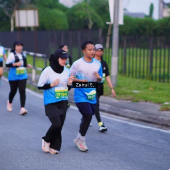 Runner Photo 3384379