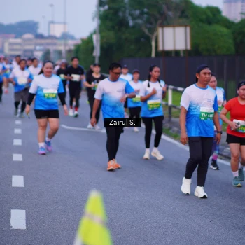 Runner Photo 3384410