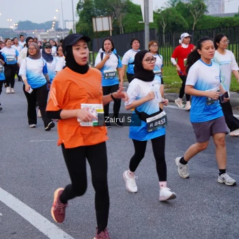Runner Photo 3386597
