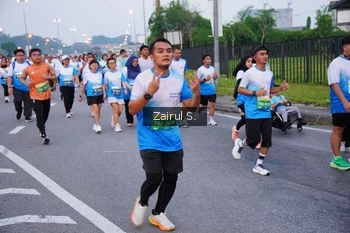 Runner Photo 3386664