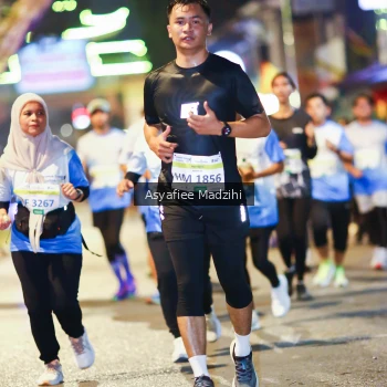 Runner Photo 3394165
