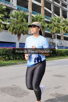 Runner Photo 3406699