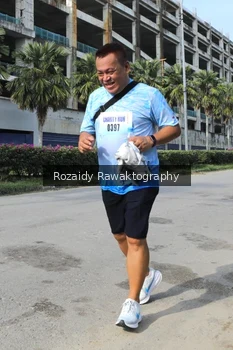 Runner Photo 3409943
