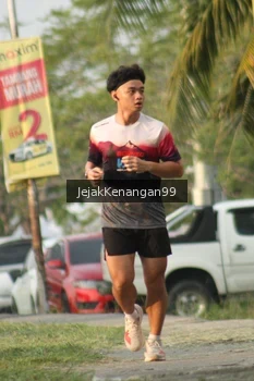 Runner Photo 3409979