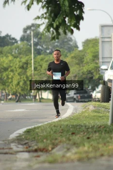 Runner Photo 3410006