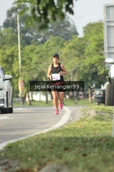 Runner Photo 3410010