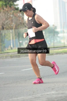Runner Photo 3410021