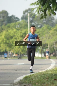 Runner Photo 3410024