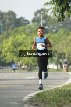 Runner Photo 3410026