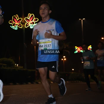 Runner Photo 3416543