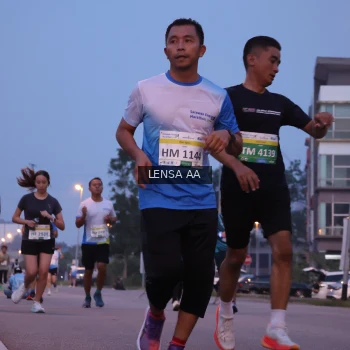 Runner Photo 3420004