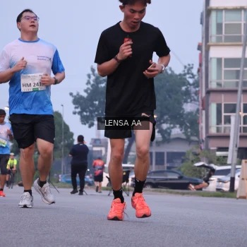 Runner Photo 3421729
