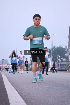 Runner Photo 3421815