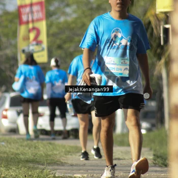 Runner Photo 3422699
