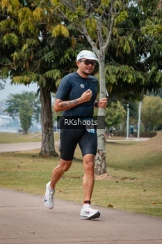 Runner Photo 3433758