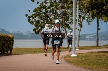 Runner Photo 3433800