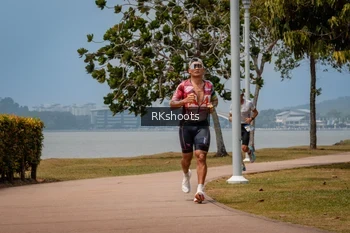 Runner Photo 3433810
