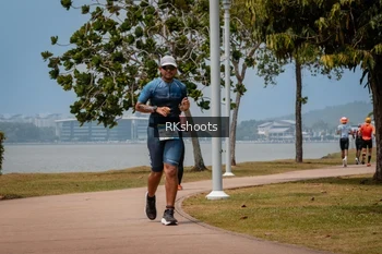 Runner Photo 3433814