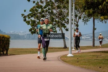 Runner Photo 3433819