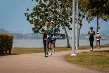 Runner Photo 3433823