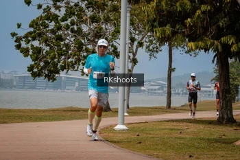 Runner Photo 3433840