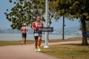 Runner Photo 3433857