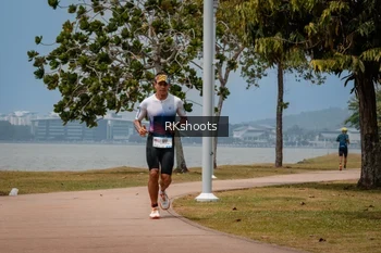 Runner Photo 3433859