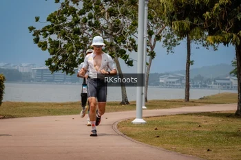Runner Photo 3433873