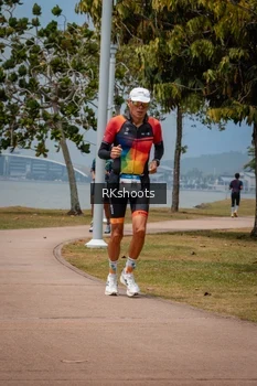 Runner Photo 3433874